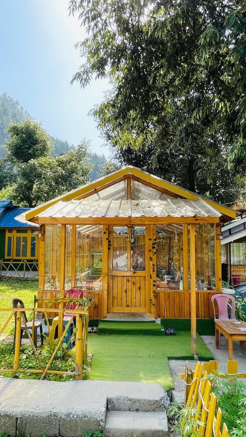 Moonlight huts camps Hotel in Himachal Pradesh