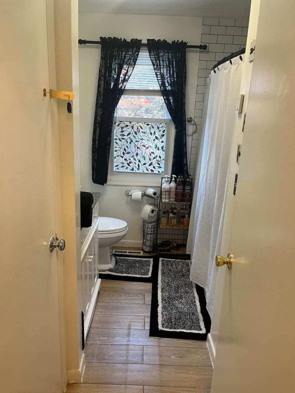 Beautiful bunker hill home with Gym and yard! Apartment in Waterbury