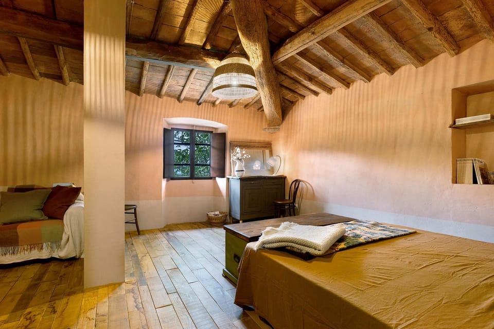 Property building, Living room, Bedroom
