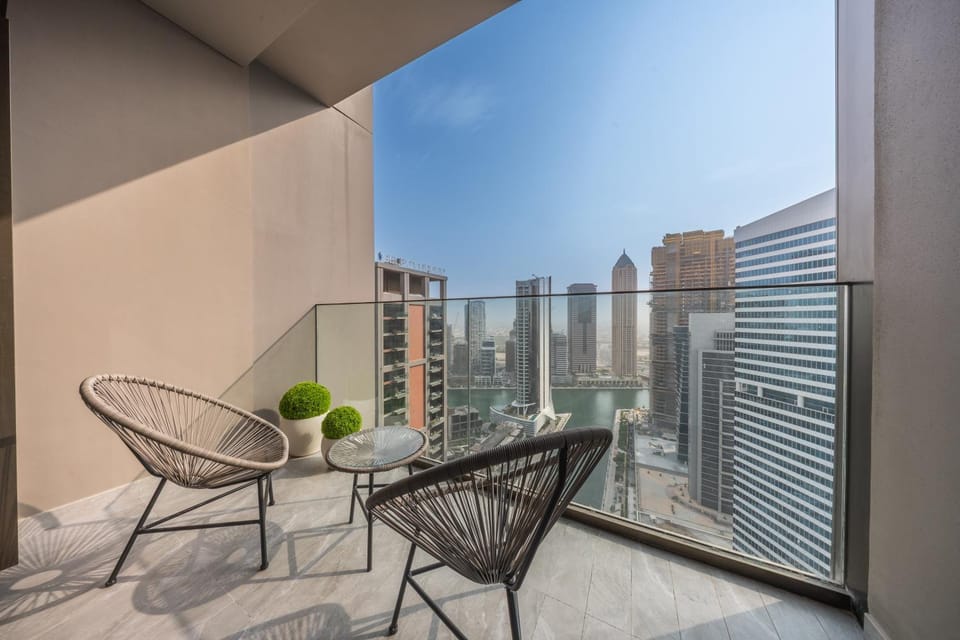 StayShort - 2 Bedroom in Business Bay Sleeps 6 with Water Canal Views Apartment in Dubai