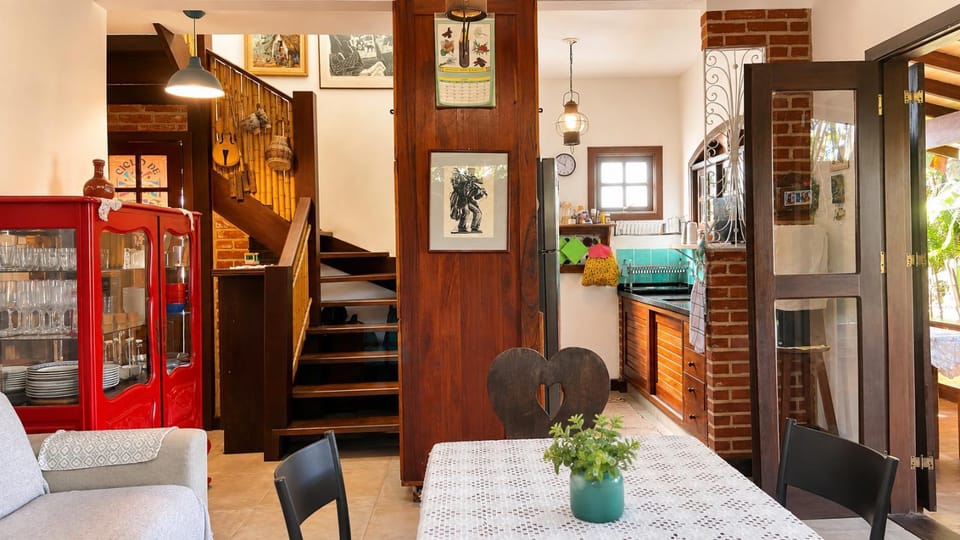 Casa com 2 suítes e lindas varandas no Caborê House in Paraty