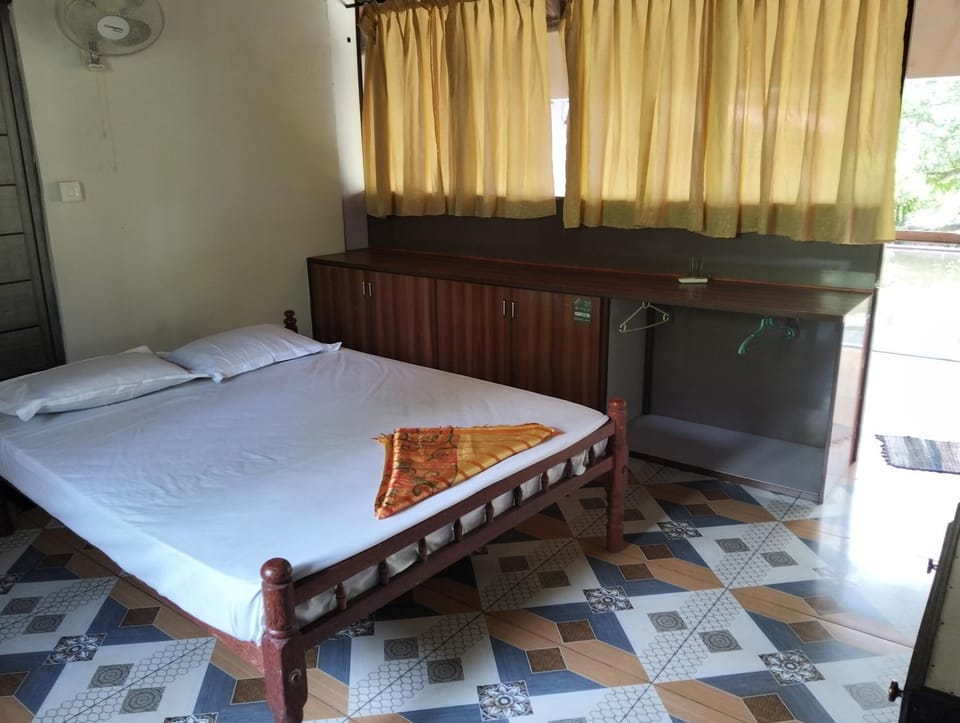 Lakeview Outhouse Apartment in Kochi