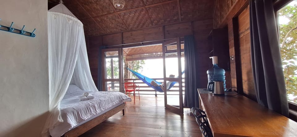 Bed, Balcony/Terrace, Living room, Seating area, Bedroom