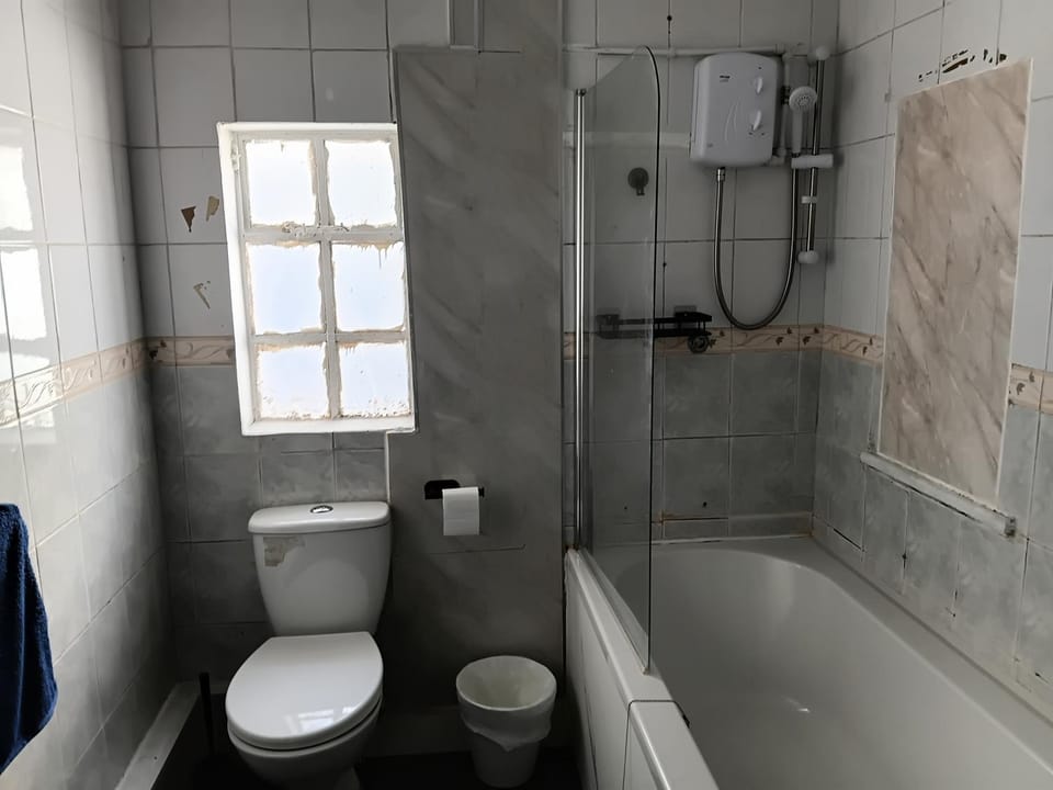 Shower, Toilet, Bath