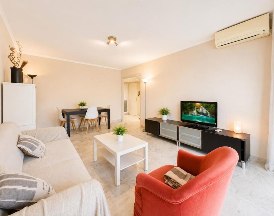 Centre Juan les Pins 2 Terrasses 6 pers Apartment in Antibes