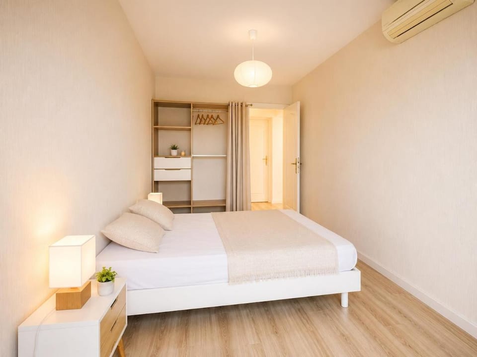 Centre Juan les Pins 2 Terrasses 6 pers Apartment in Antibes