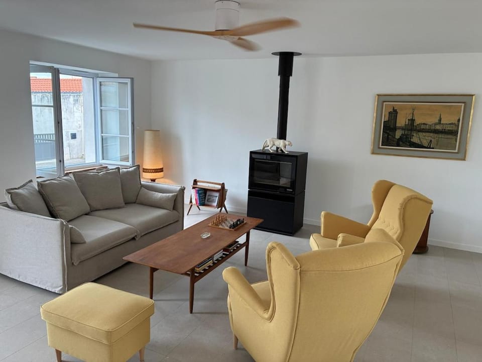 Living room, fireplace