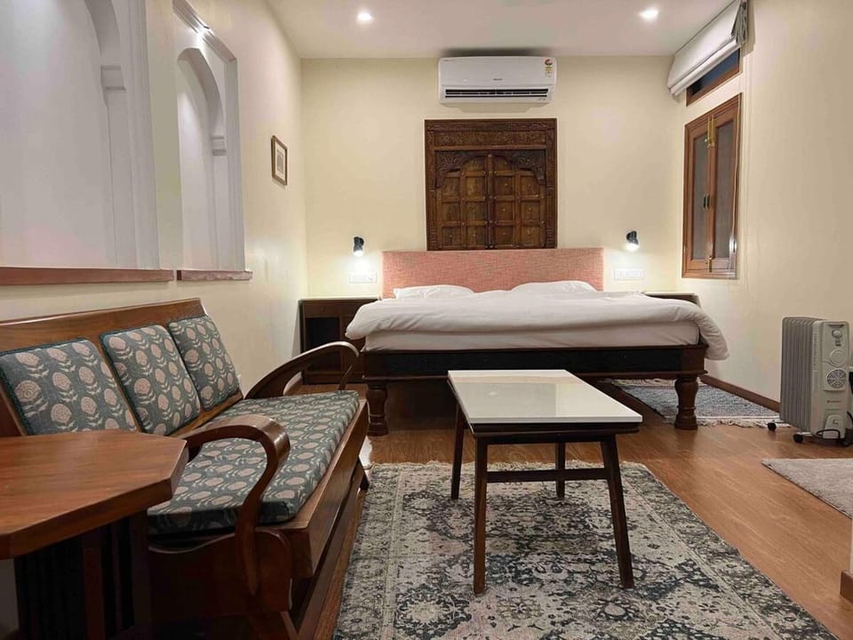 Diwan-E-Khas 2 Apartment in New Delhi