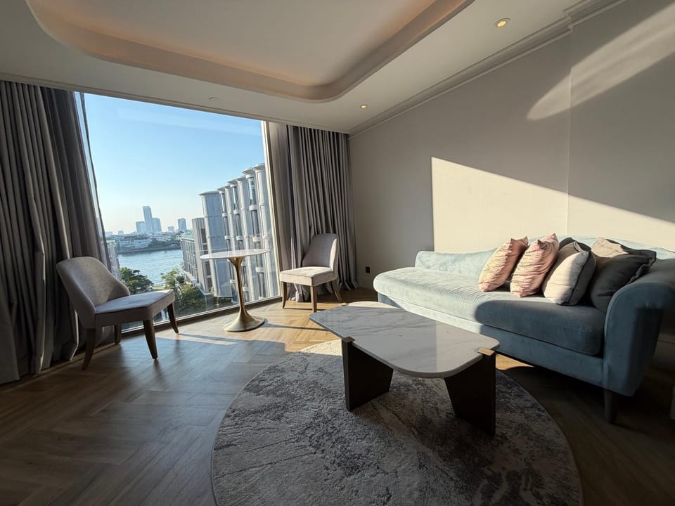 Manhattan Lincoln Center Suites Apartment in Upper West Side