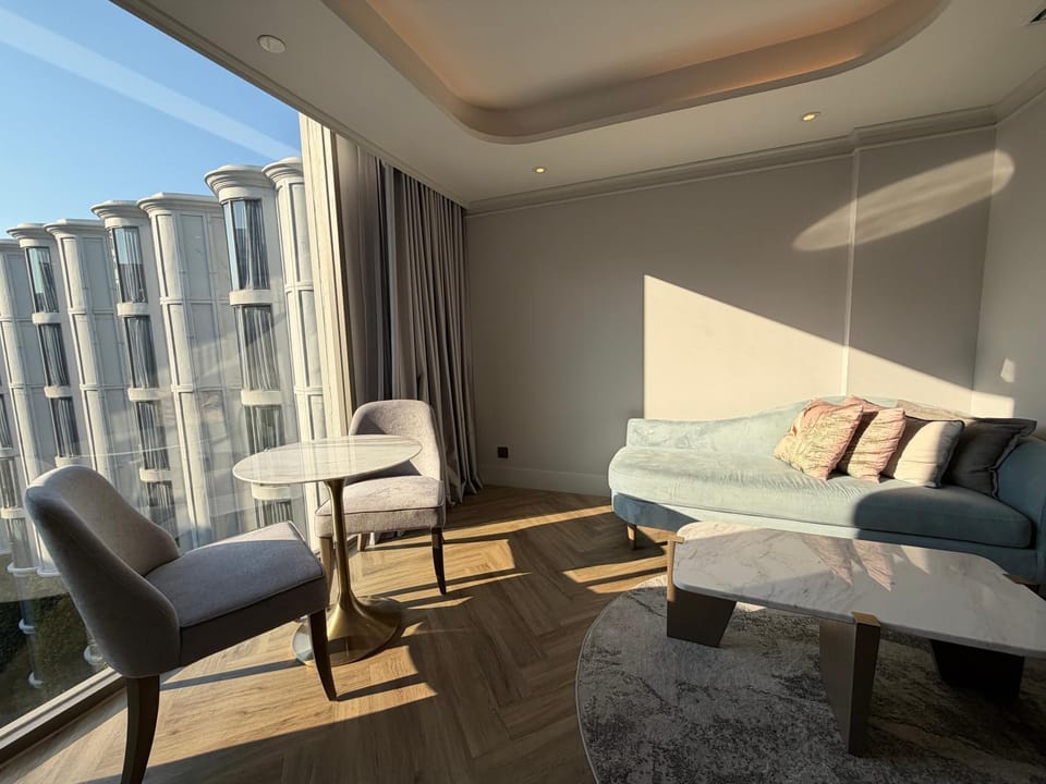 Manhattan Lincoln Center Suites Apartment in Upper West Side