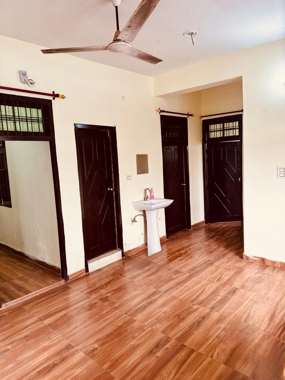 2BHK Family Flat Near KGMU Apartment in Lucknow