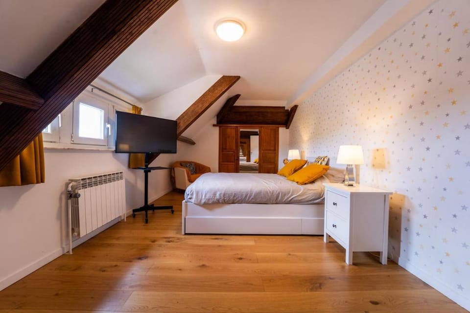 Jacuzzi - Basketball Court - Big Garden - 9 Guests Villa in Belgium