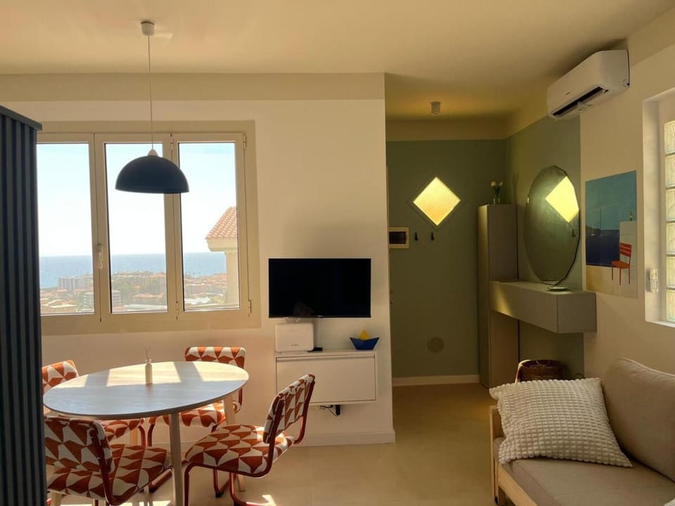 TV and multimedia, Living room, Dining area