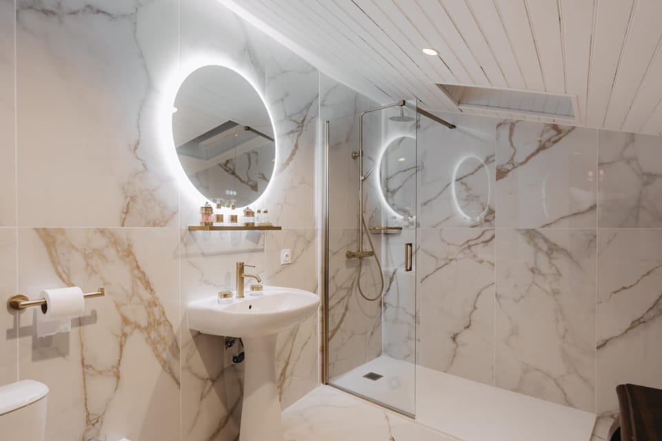 Shower, Toilet, Bathroom