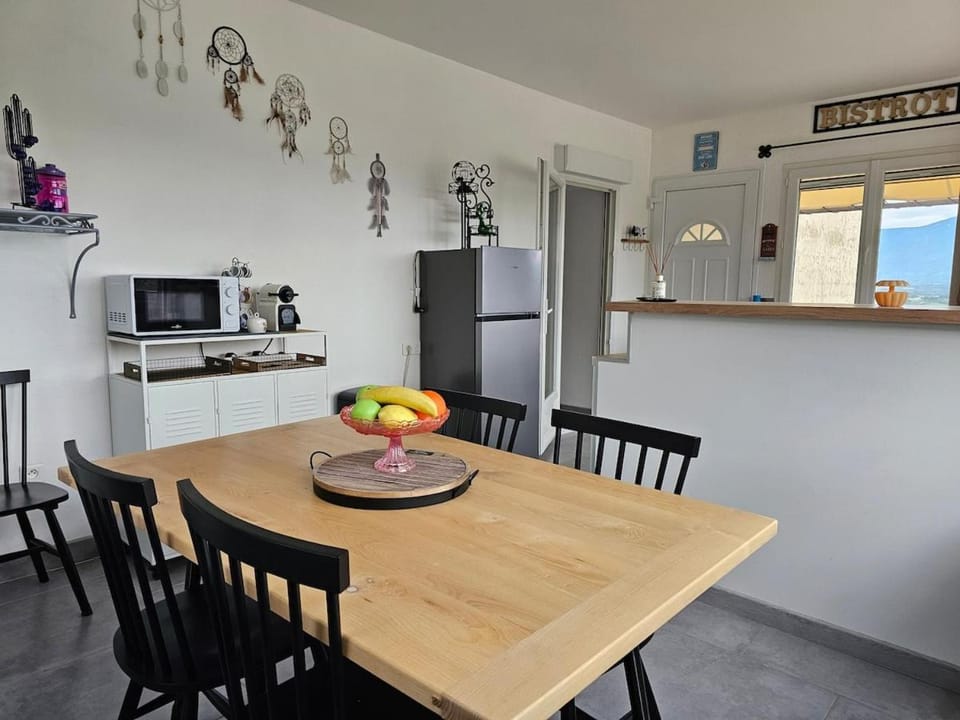 L'Oustau Des Jakas Apartment in Mormoiron