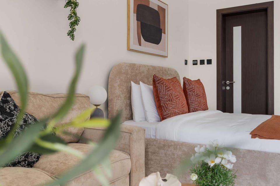 Studio Retreat with Pool Tennis Padel & BBQ Apartment in Dubai