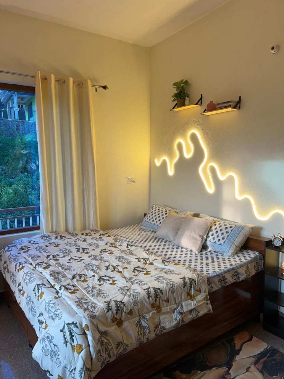 Photo of the whole room