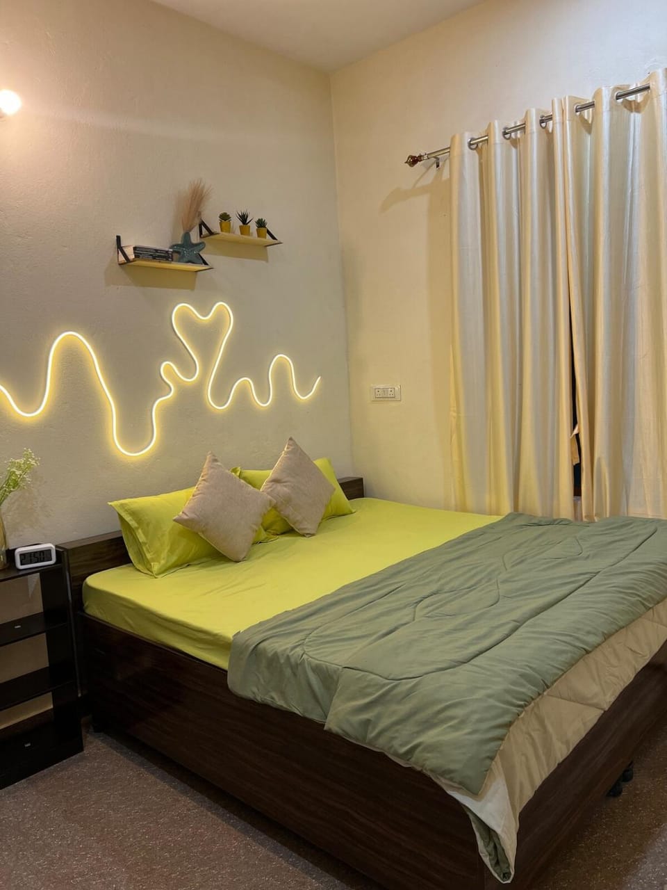 Photo of the whole room