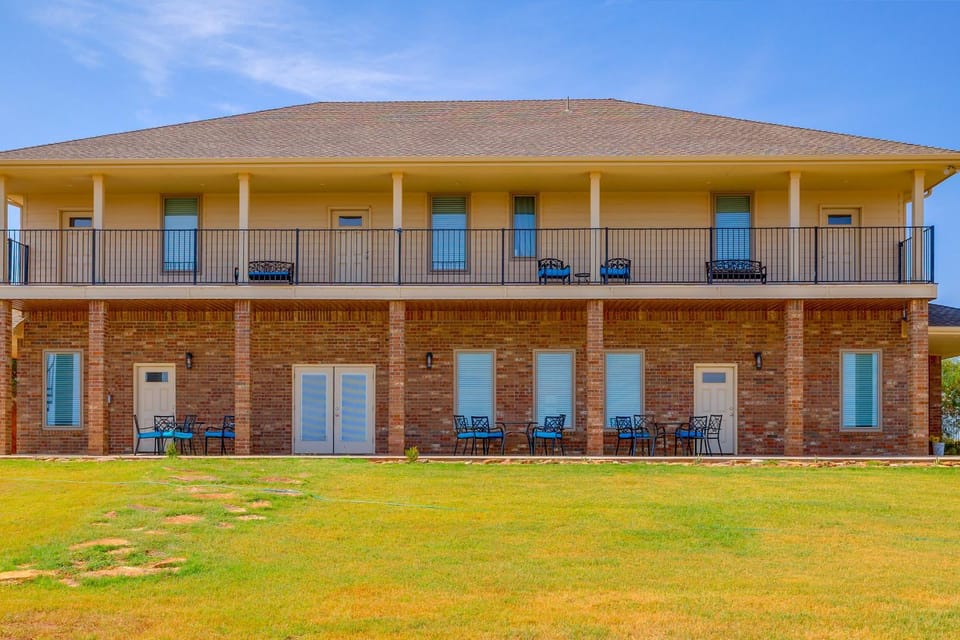 Group Getaway on Crowder Lake w/ Game Room! House in Oklahoma