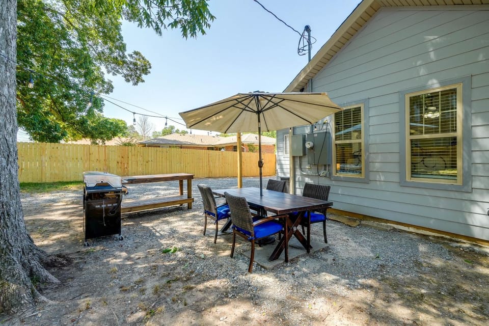 Little Rock Family Home, 1 Mi to Dtwn House in Little Rock