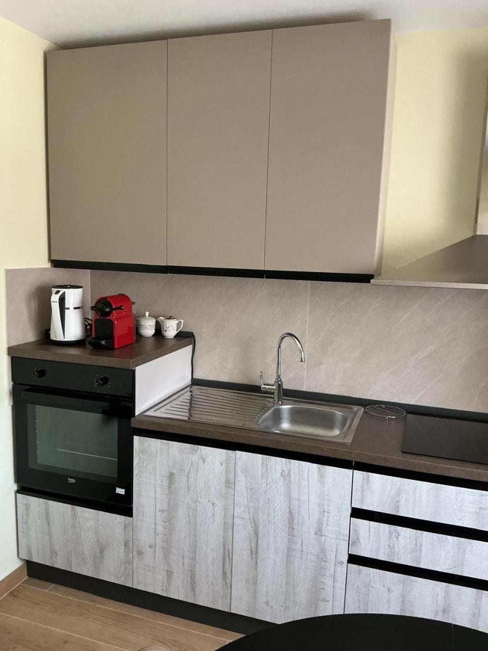 Coffee/tea facilities, Kitchen or kitchenette