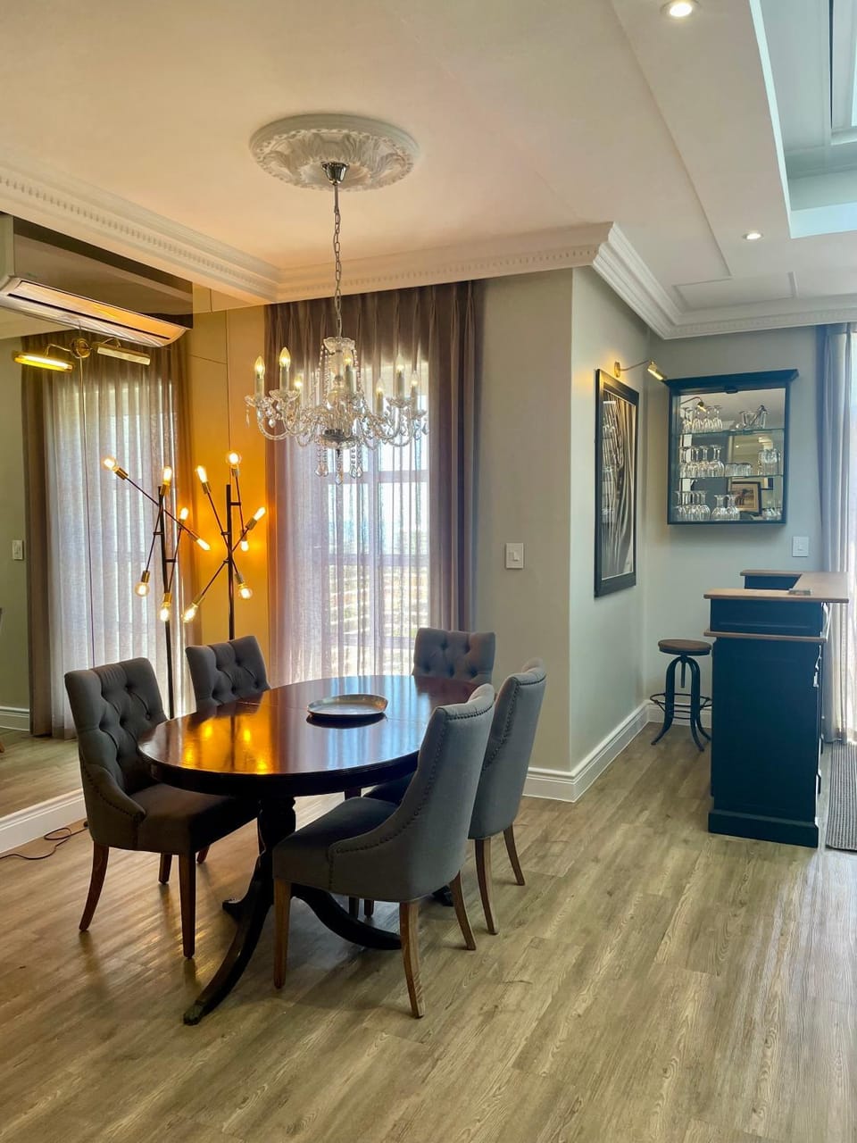 Living room, Dining area