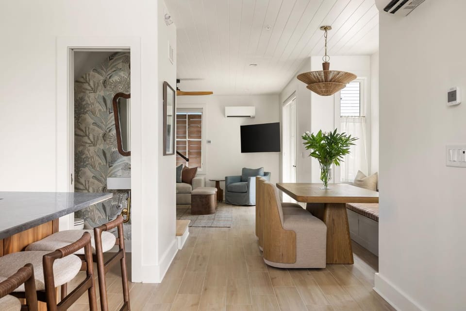 Communal lounge/ TV room, TV and multimedia, Kitchen or kitchenette, Living room, Seating area, Dining area, Evening entertainment