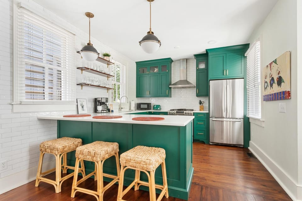 Kitchen or kitchenette, Dining area, dishwasher, oven, stove, toaster