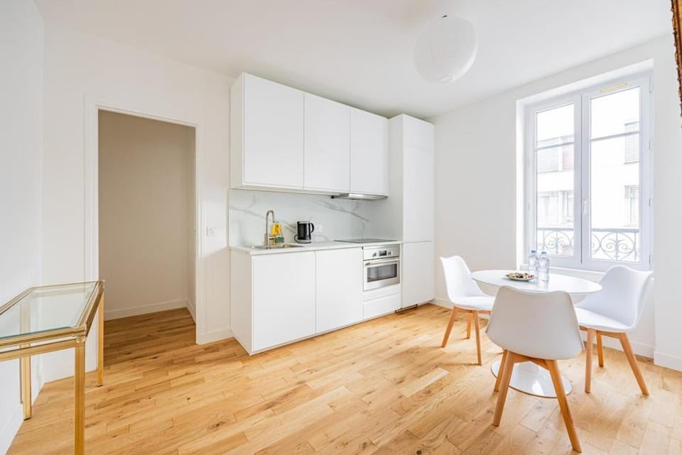 Medium duration Paris 11th arrondissement 1 bedroom Apartment in Paris
