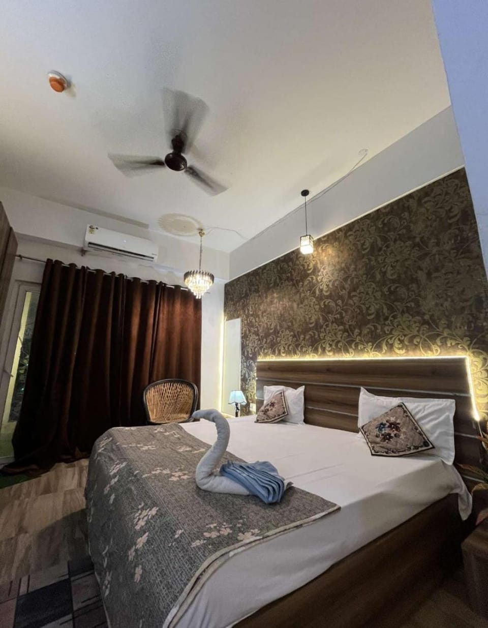 New Para Stay In Apartment in Uttar Pradesh