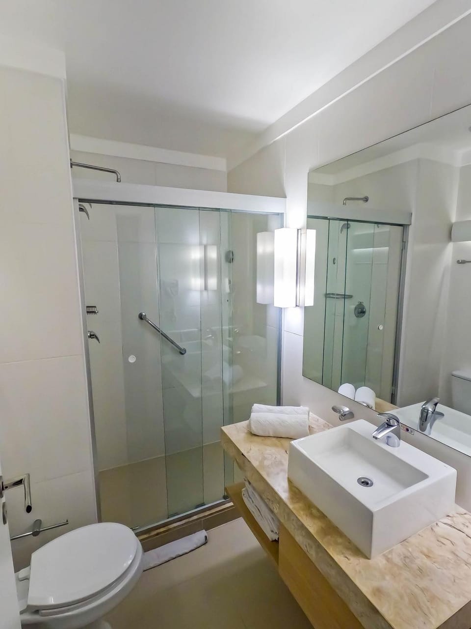 Shower, Toilet, Bathroom, towels