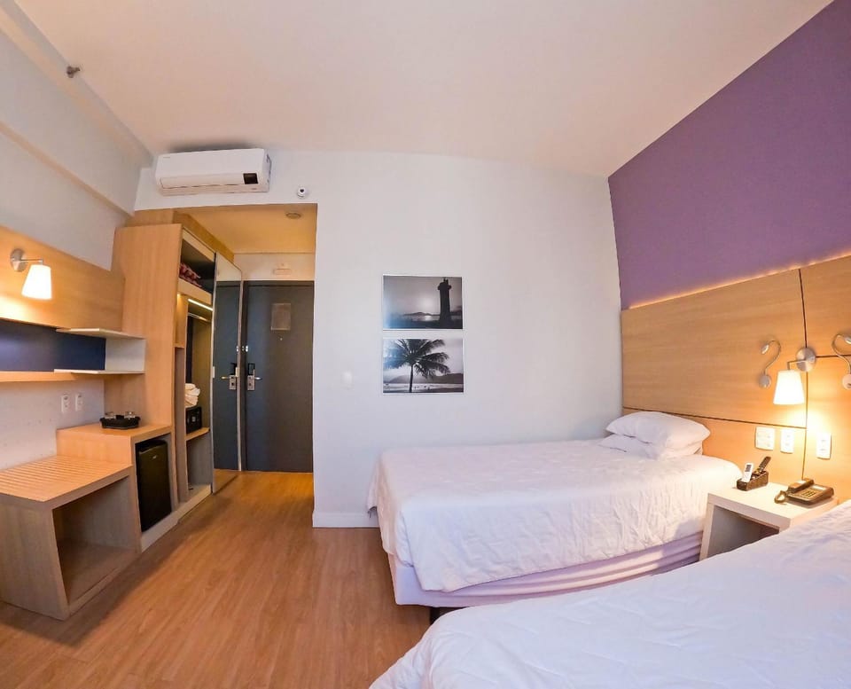 Bed, TV and multimedia, Photo of the whole room, Bedroom, air conditioner