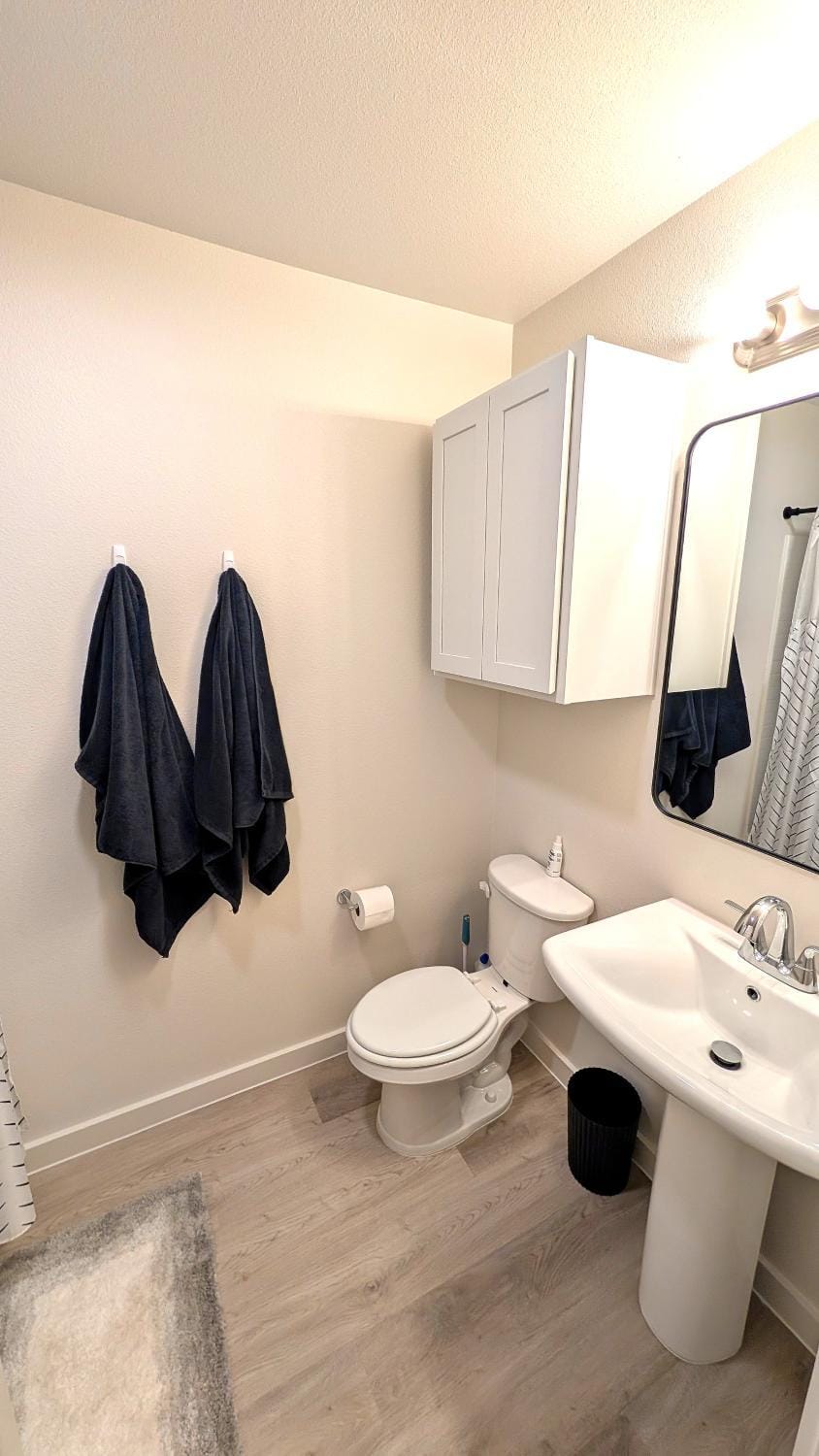 Toilet, Bathroom, storage, towels