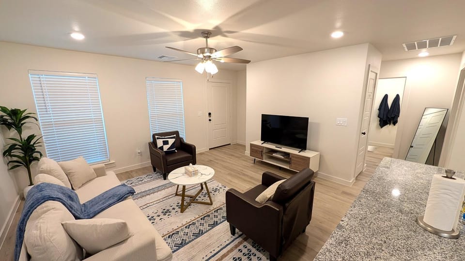 TV and multimedia, Living room, Photo of the whole room, Seating area