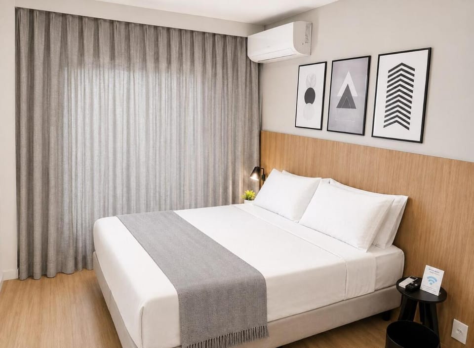 Bed, Photo of the whole room, Bedroom, air conditioner