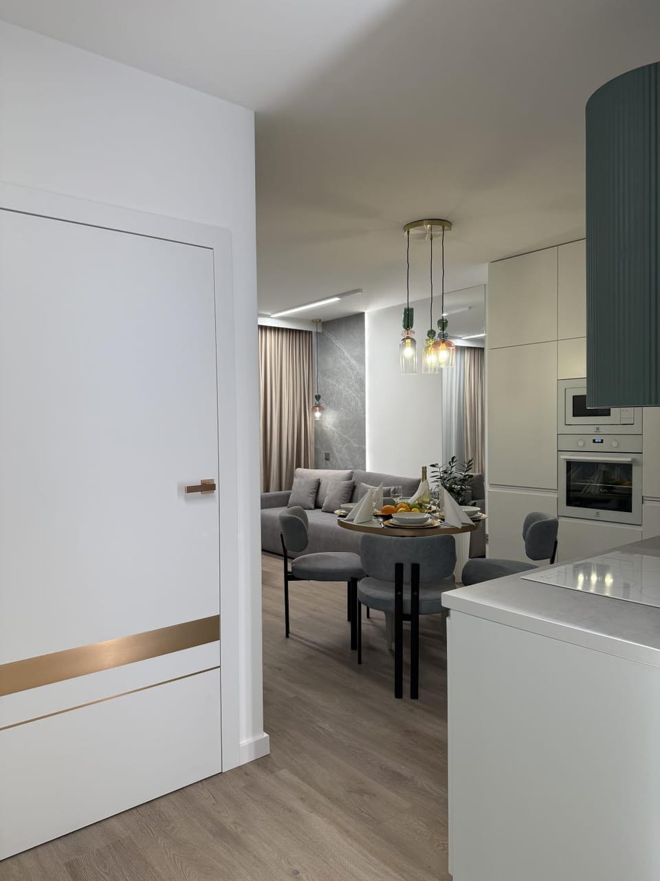 Kitchen or kitchenette, Living room, Photo of the whole room, Seating area, Bedroom, stove