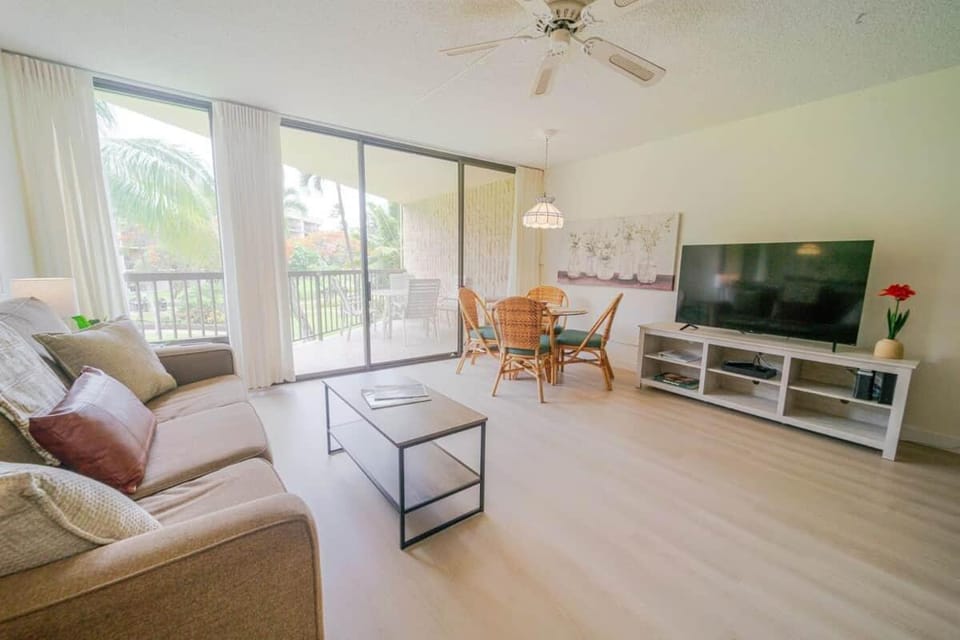South Maui Beach Front Condo Apartment in Kihei