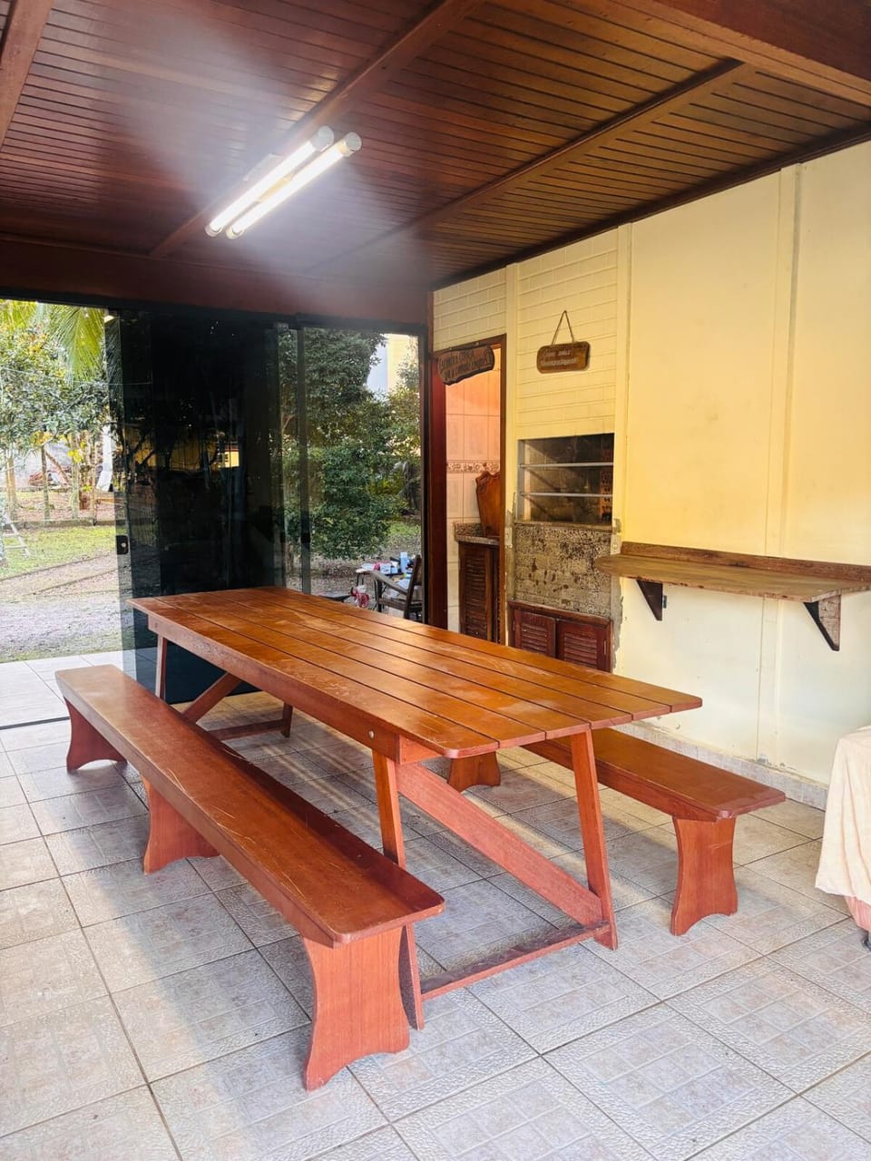 Patio, Day, Dining area