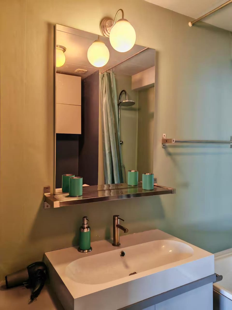 Majestic View - Cozy Lounge Lift Netflix Wifi Railway Station Apartment in Antwerp