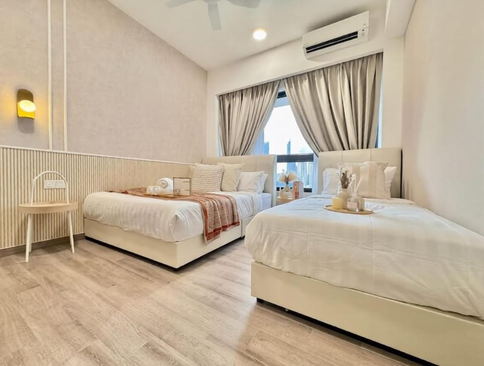 Bed, Photo of the whole room, Bedroom, towels, air conditioner