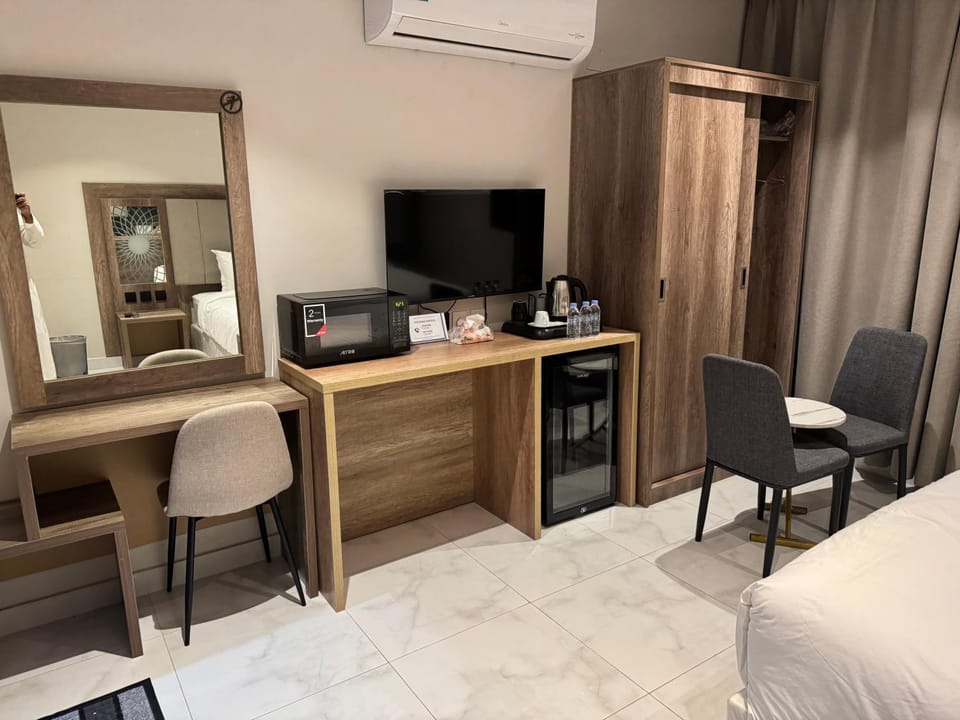 Suite aloraini اجنحة العريني 2 Apartment in Al Madinah Province