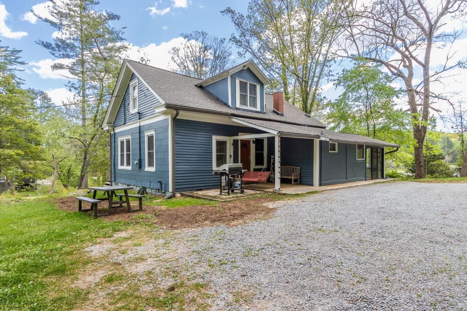 Hilltop Haven House in Brevard