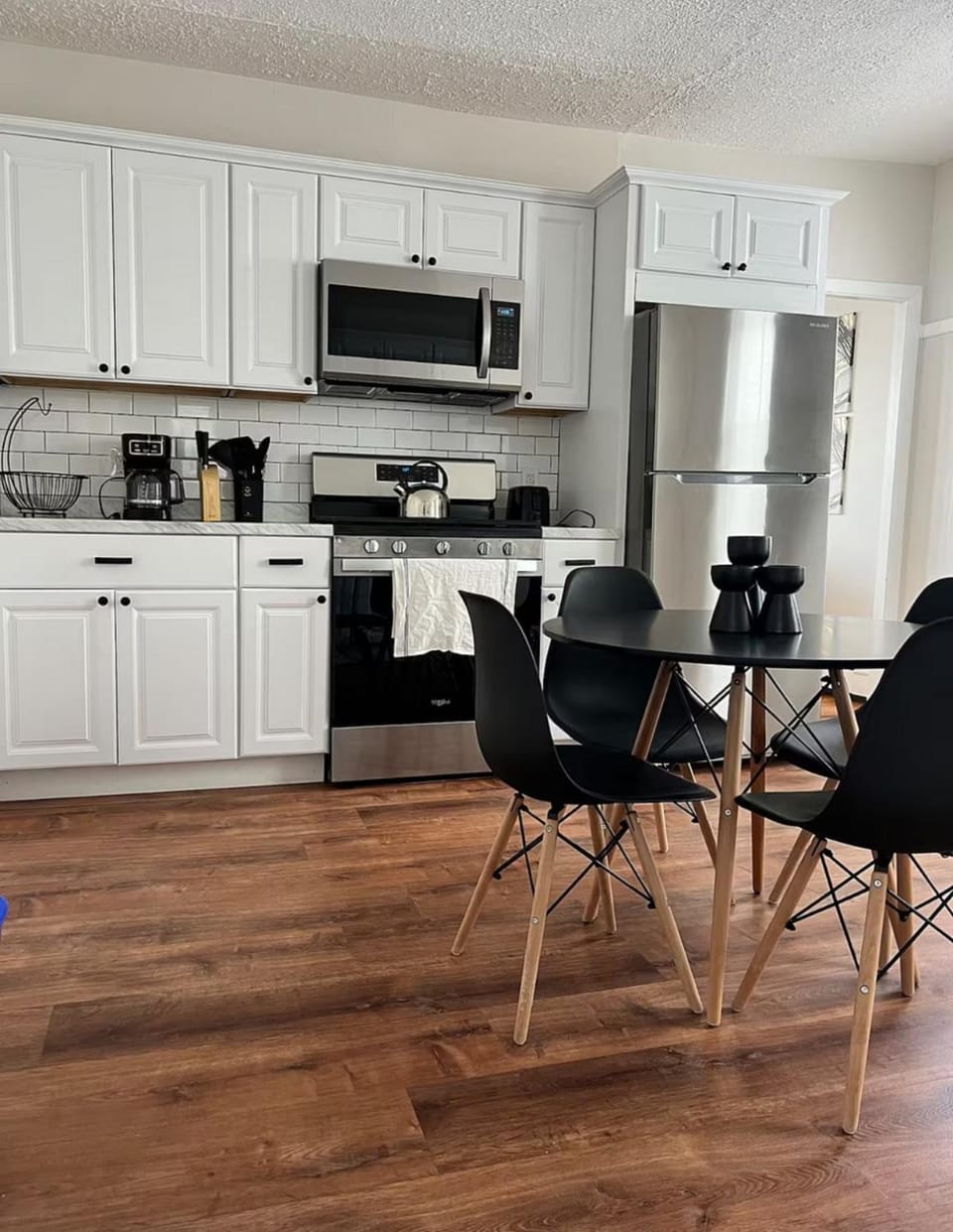 Kitchen or kitchenette, Seating area, Dining area, oven, pet friendly, stove, toaster