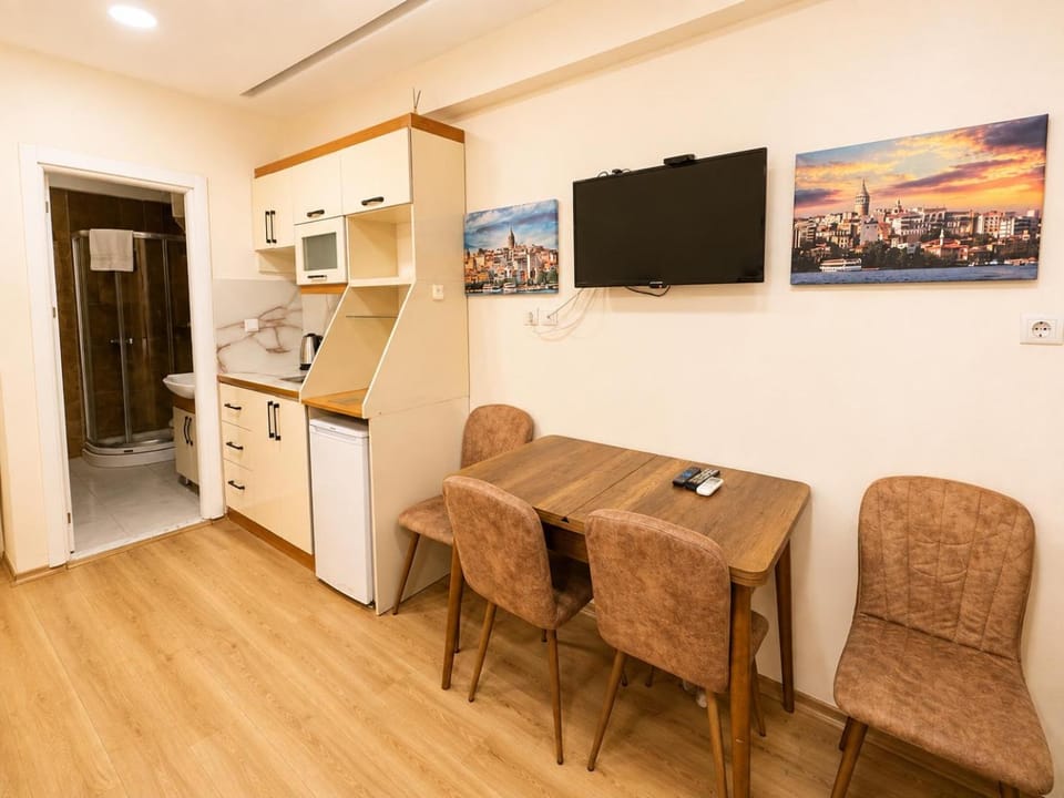 TV and multimedia, Kitchen or kitchenette, Living room, Seating area, minibar, oven