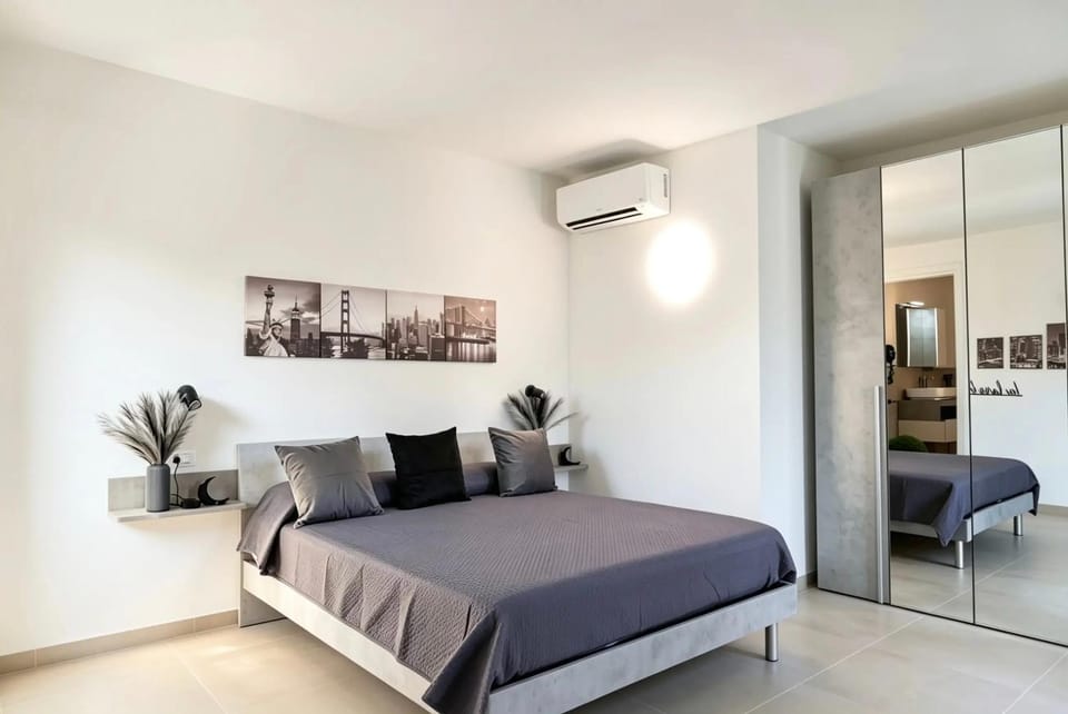 La Luna del Mar Boutique Suite with Pool Bed and Breakfast in Castelsardo