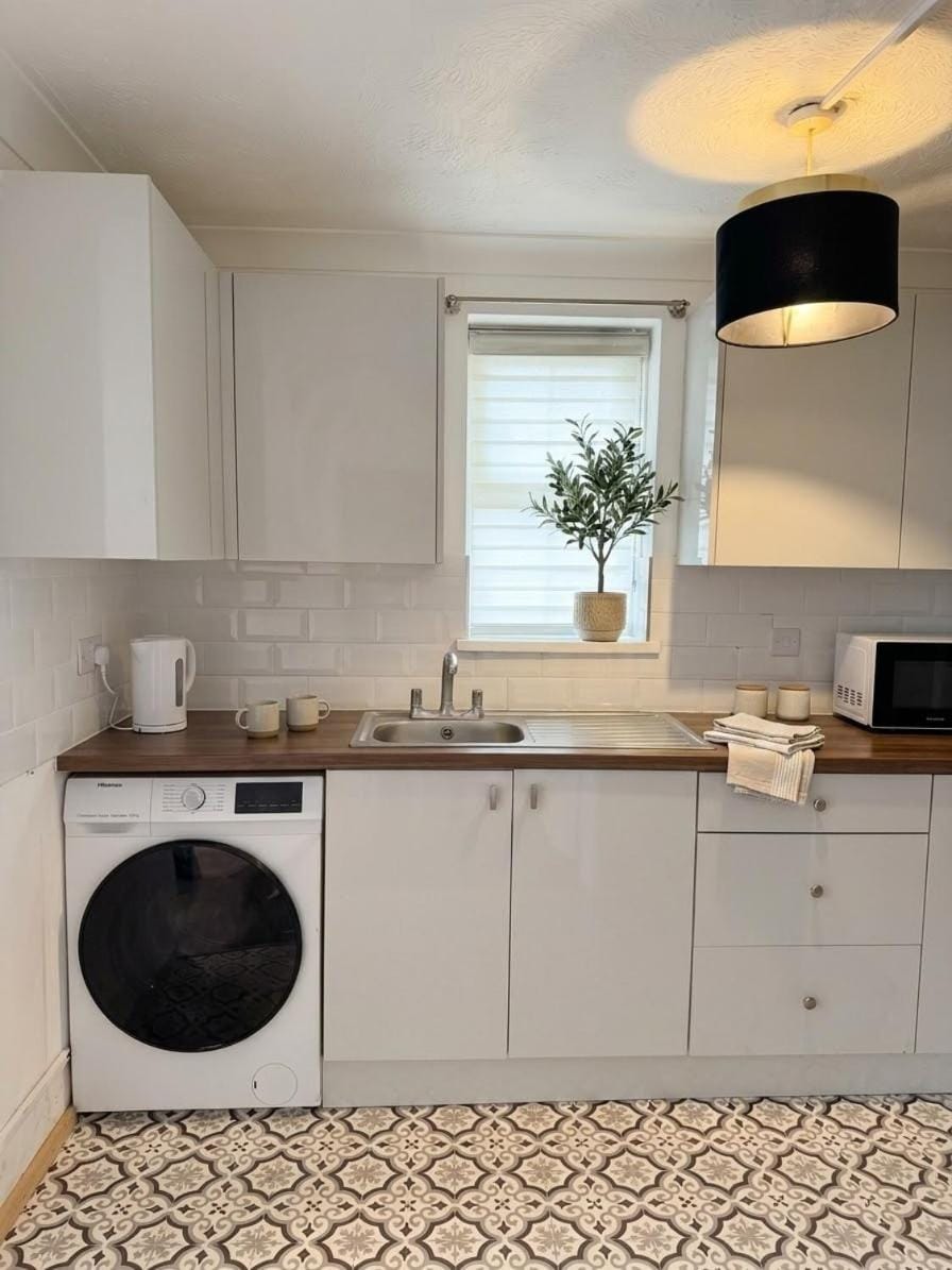 Heston Place Apartment in Hounslow