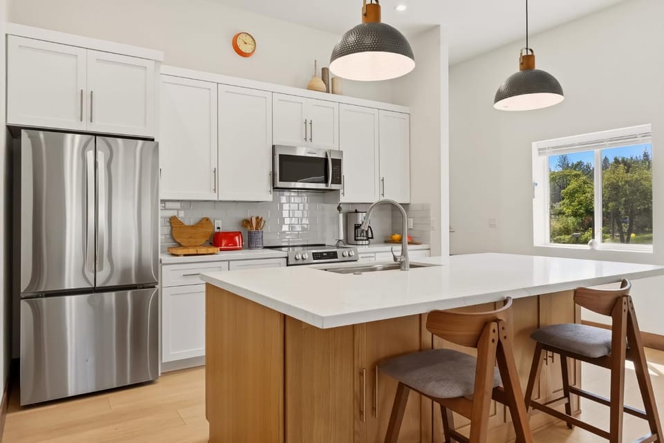 New Build 2025 Minutes to Downtown House in Dover