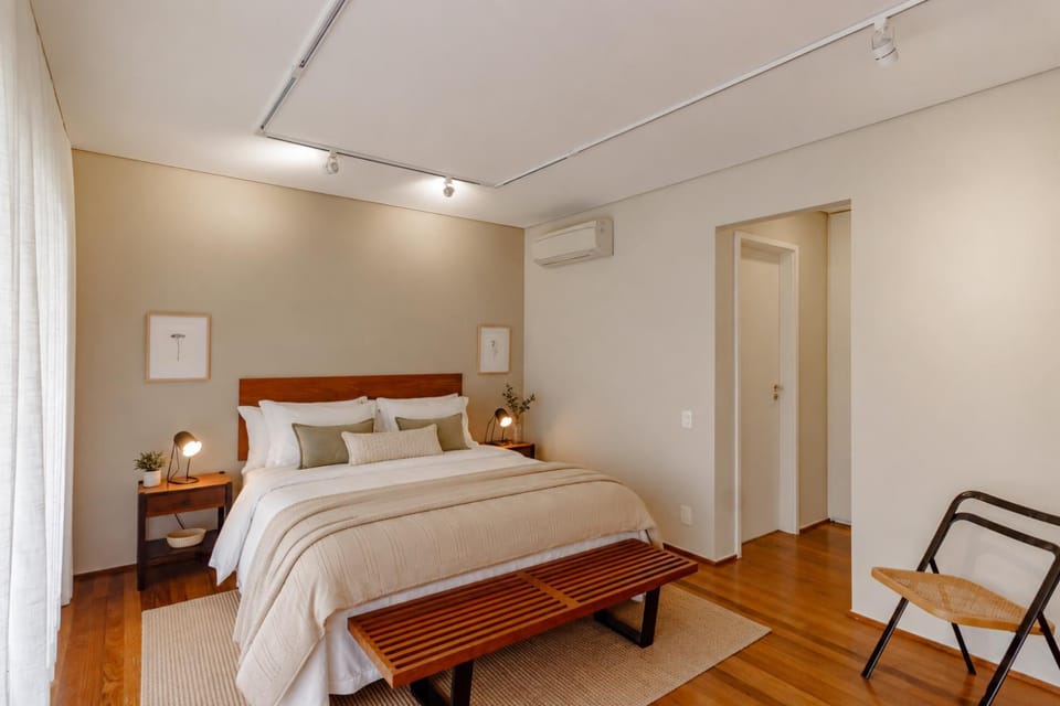 Bed, Bedroom, air conditioner