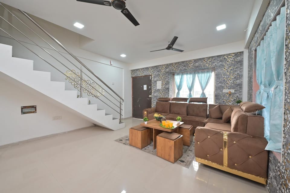 Living room, Seating area, fireplace