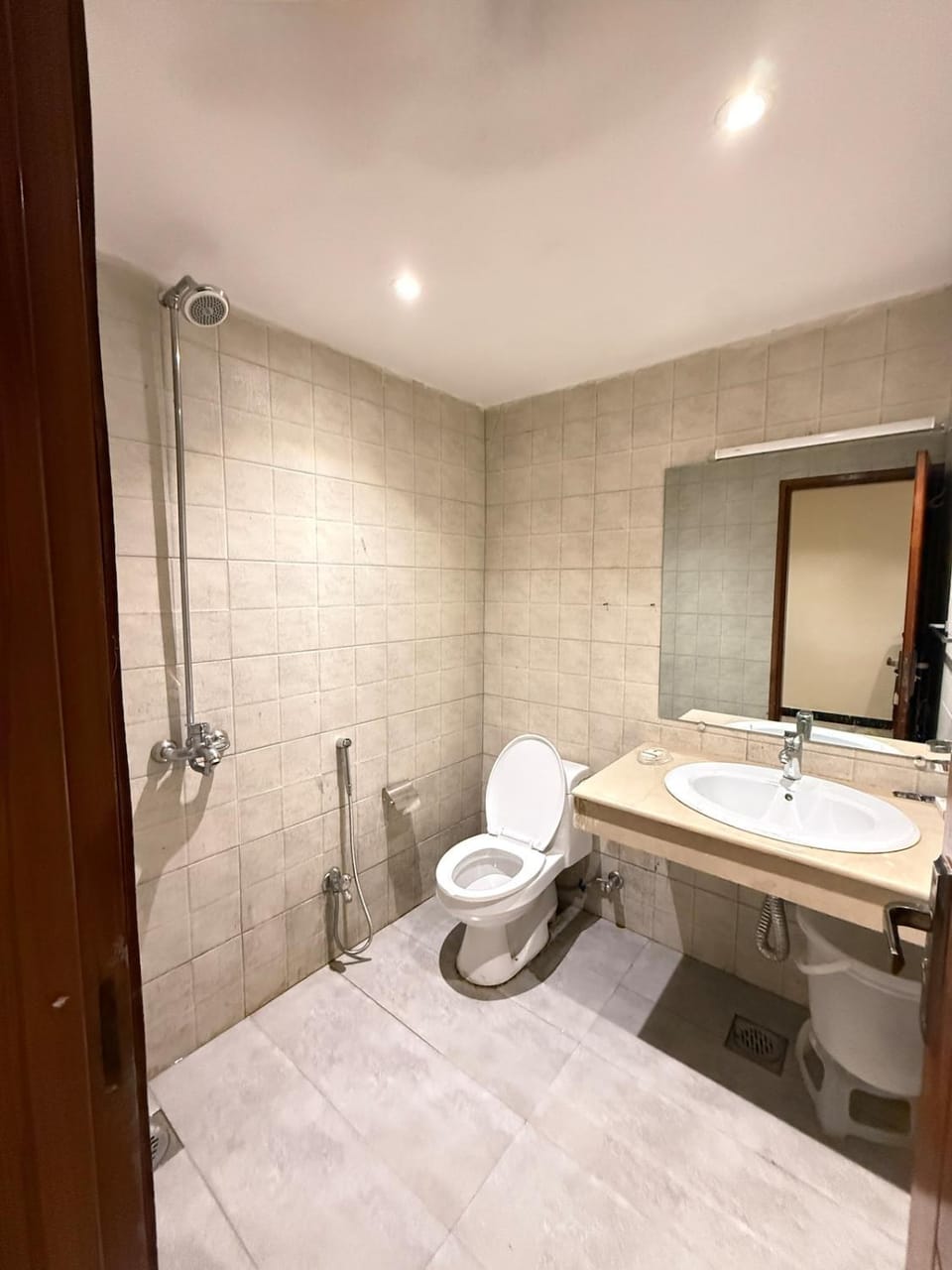 Shower, Toilet, Bathroom, towels